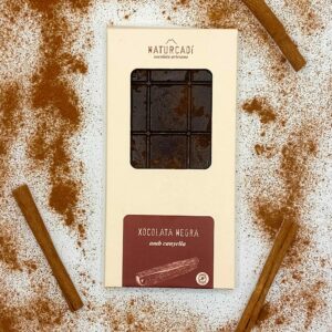 Xocolata negra amb canyella de Natur Cadí. Disponible a El Formiguer, el centre comercial online del Berguedà.